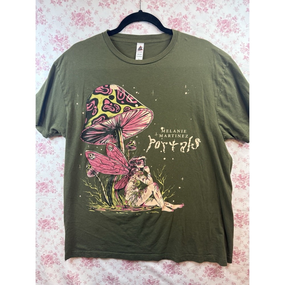 Melanie Martinez Portals Mushroom Fairy Graphic T-Shirt Olive Green L